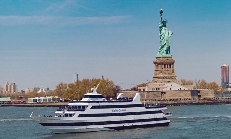 The 5 Best New York City Dinner Cruises - [2020 Reviews]