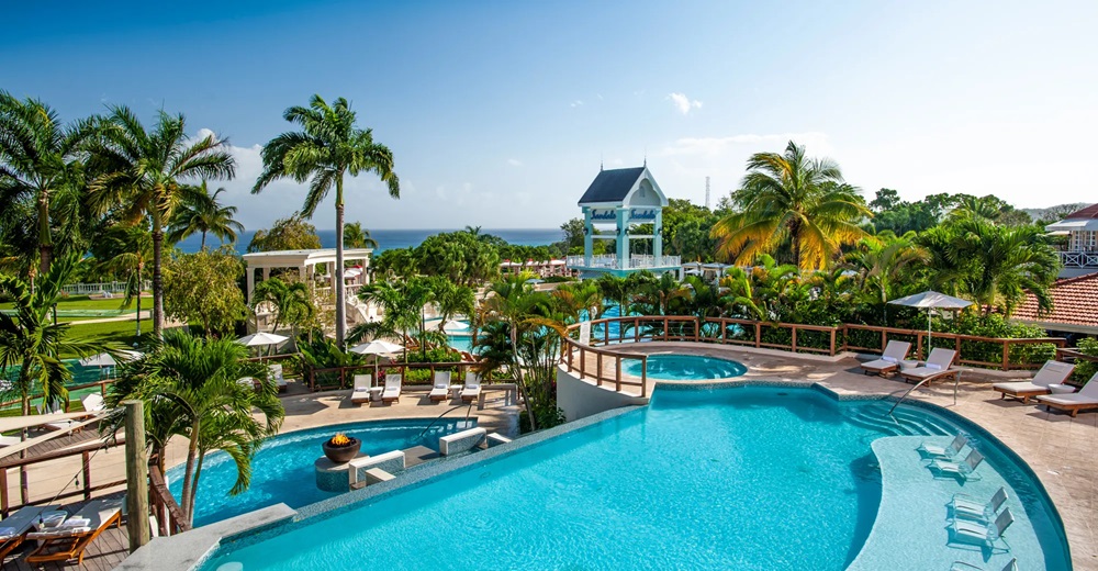 Sandals Ochi Resort pool